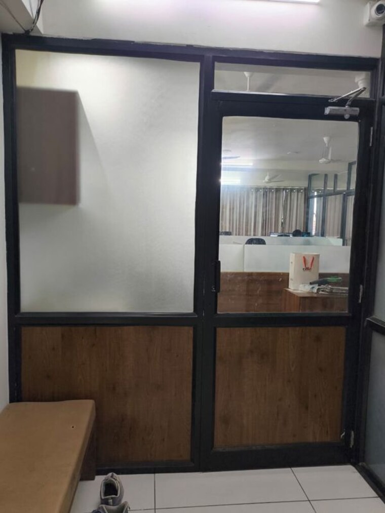 Room, gota Commercial Office Space 1100 Sq.Ft. In Gota Ahmedabad 10247687