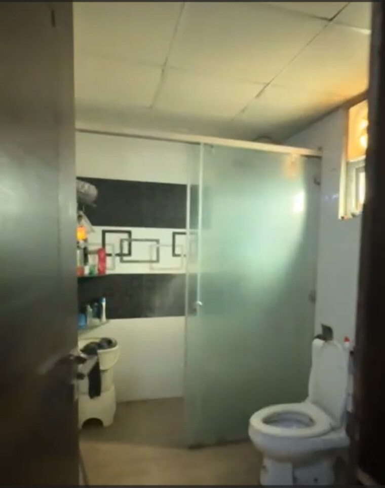 Attached Bathroom, saya-zenith 4 Bedroom 2160 Sq.Ft. Apartment In Ahinsa Khand 2 Ghaziabad 10247503