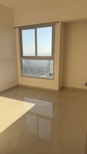 Room in 2 BHK Apartment at Piramal Vaikunth, Balkum Pada – for Sale