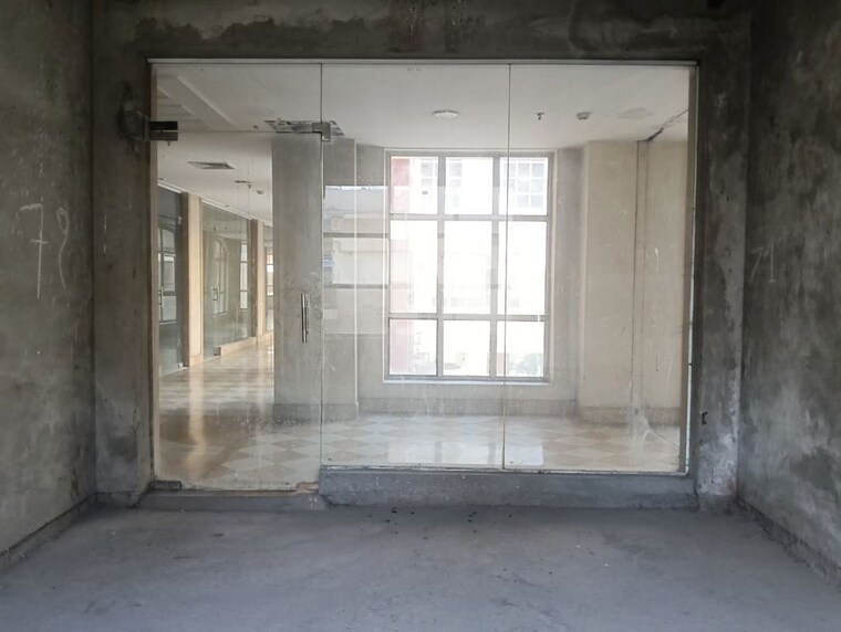 Room, victory-habitat-centre Commercial Shop 768 Sq.Ft. In Ahinsa Khand 1 Ghaziabad 10247753