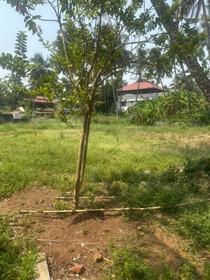  Plot For Sale in West Fort