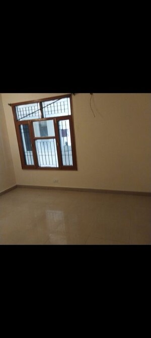 Room in 4 BHK Apartment at Mittals Rishi Apartments Chandigarh, Ambala Highway – for Rent