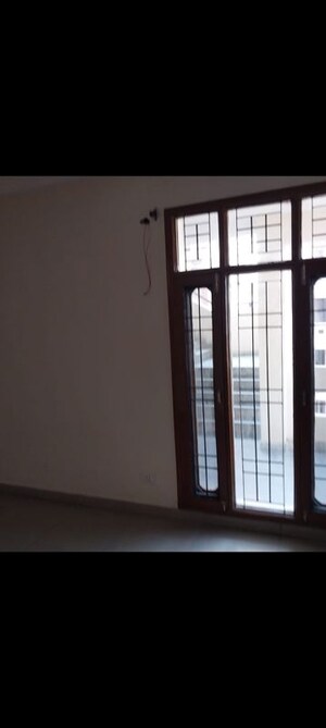 Room in 4 BHK Apartment at Mittals Rishi Apartments Chandigarh, Ambala Highway – for Rent