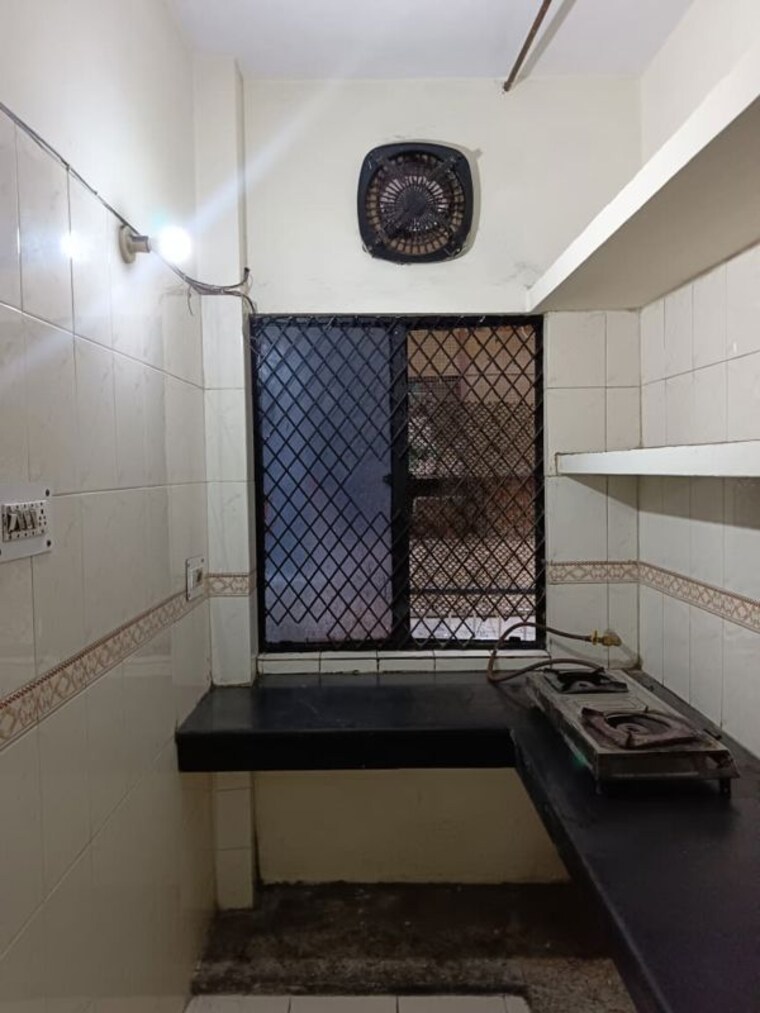 Kitchen, lajpat nagar i 3 Bedroom 900 Sq.Ft. Builder Floor In Lajpat Nagar I Delhi 10247990