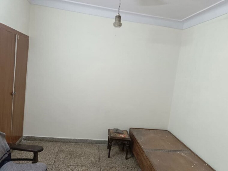 Room, lajpat nagar i 3 Bedroom 900 Sq.Ft. Builder Floor In Lajpat Nagar I Delhi 10247990