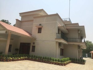 4 BHK Villa For Sale in Emaar The Palm Springs, Sector 54