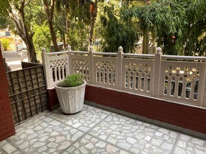 Balcony in 3 BHK Builder Floor at South Extension ii – for Rent