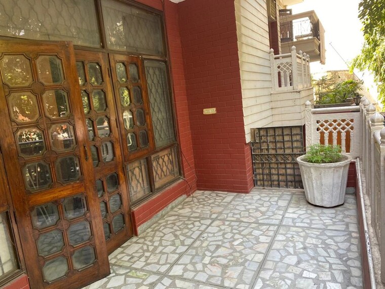 Exterior View, south extension ii 3 Bedroom 1800 Sq.Ft. Builder Floor In South Extension ii Delhi 10248057