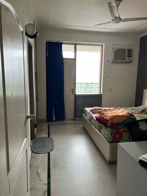 Living Room in 4 BHK Apartment at Sector 52 – for Rent