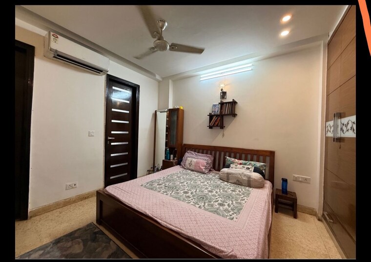 Bedroom, chittaranjan park 3 Bedroom 1100 Sq.Ft. Builder Floor In Chittaranjan Park Delhi 10248215