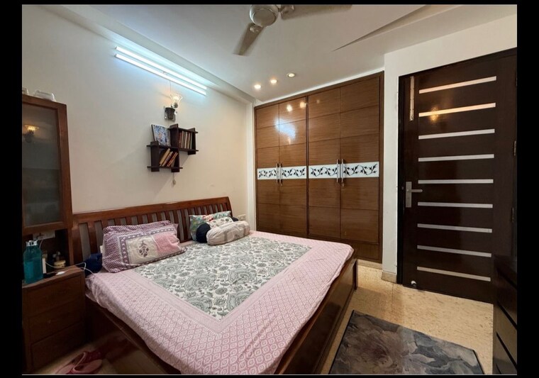 Bedroom, chittaranjan park 3 Bedroom 1100 Sq.Ft. Builder Floor In Chittaranjan Park Delhi 10248215