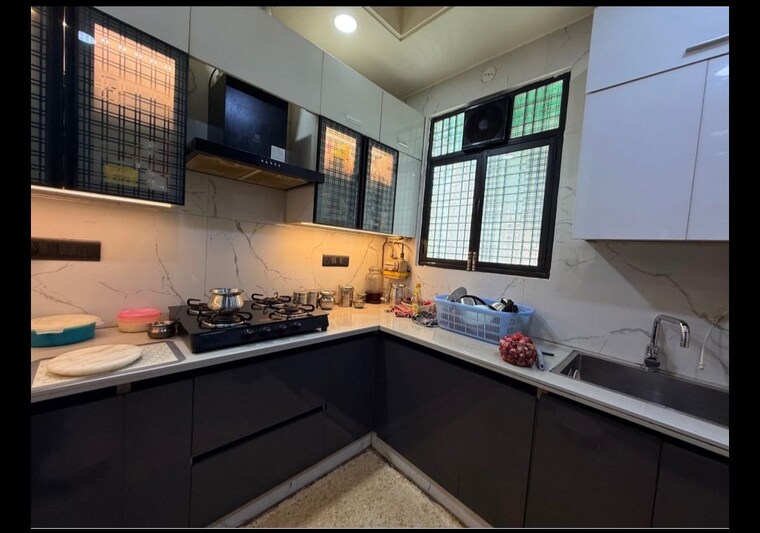 Kitchen, chittaranjan park 3 Bedroom 1100 Sq.Ft. Builder Floor In Chittaranjan Park Delhi 10248215
