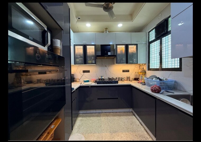Kitchen, chittaranjan park 3 Bedroom 1100 Sq.Ft. Builder Floor In Chittaranjan Park Delhi 10248215