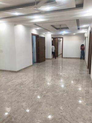 Room in 2 BHK Builder Floor at Ansal Plaza Sector-23, Sector 23 – for Rent