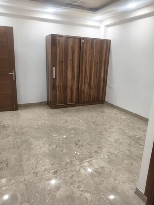 Room in 2 BHK Builder Floor at Ansal Plaza Sector-23, Sector 23 – for Rent