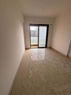 Room in 2 BHK Apartment at Agastya Signature, Vikhroli East – for Rent