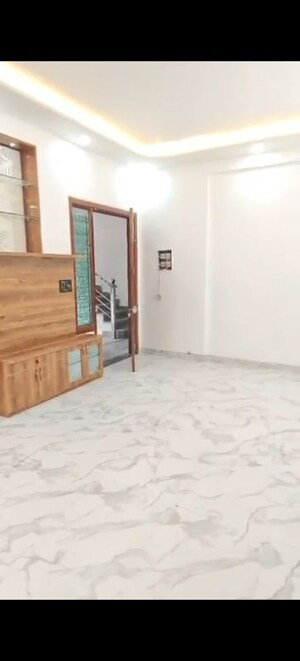 Room in 3 BHK Builder Floor at Shouryapuram, Lal Kuan – for Sale