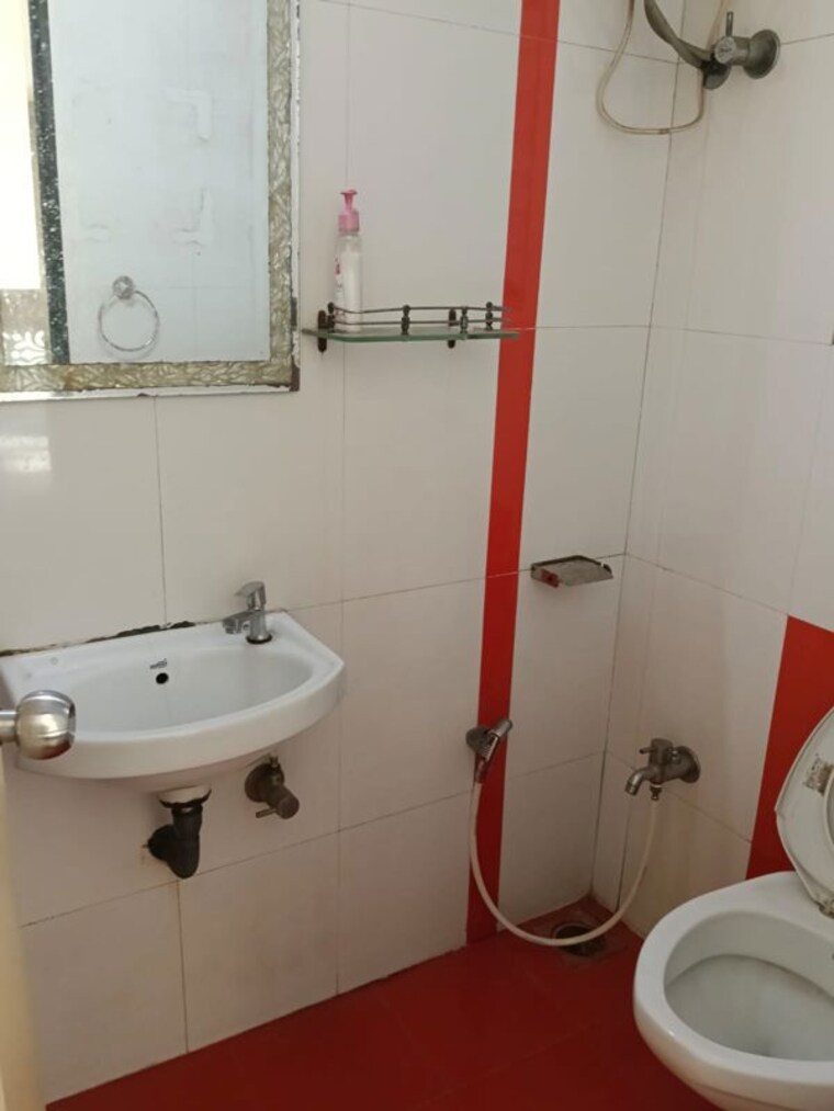 Bathroom, bhim nagar 2 Bedroom 800 Sq.Ft. Apartment In Bhim Nagar Mumbai 10248383