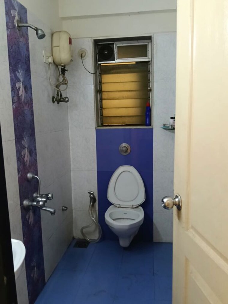 Bathroom, bhim nagar 2 Bedroom 800 Sq.Ft. Apartment In Bhim Nagar Mumbai 10248383