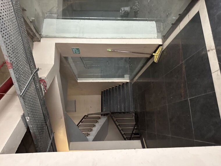 undefined, ambala highway Commercial Showroom 1122 Sq.Ft. In Ambala Highway Zirakpur 10248654