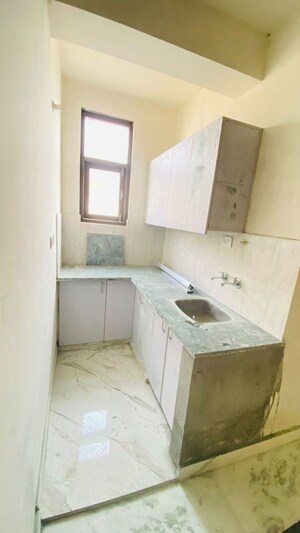 Kitchen in 2 BHK Builder Floor at Mayur Vihar 1 – for Rent