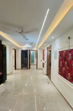 Building Lobby in 3.5 BHK Builder Floor at Ultima 107, Sector 104 – for Sale