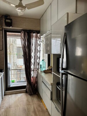 Gym in 4 BHK Apartment at DLH Sorrento, Veera Desai Road – for Rent