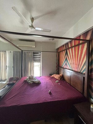 Bedroom in 4 BHK Apartment at DLH Sorrento, Veera Desai Road – for Rent
