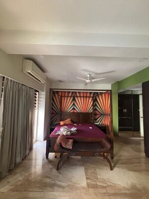 Parking in 4 BHK Apartment at DLH Sorrento, Veera Desai Road – for Rent