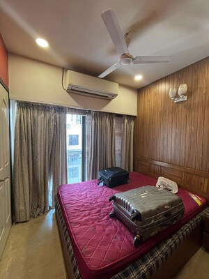 Bedroom in 4 BHK Apartment at DLH Sorrento, Veera Desai Road – for Rent