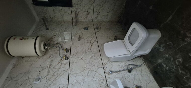 Bathroom, chattarpur 1.5 Bedroom 500 Sq.Ft. Builder Floor In Chattarpur Delhi 10248675
