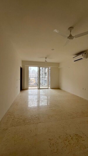 Room in 3 BHK Apartment at DLF Gardencity Enclave, Sector 93 – for Rent
