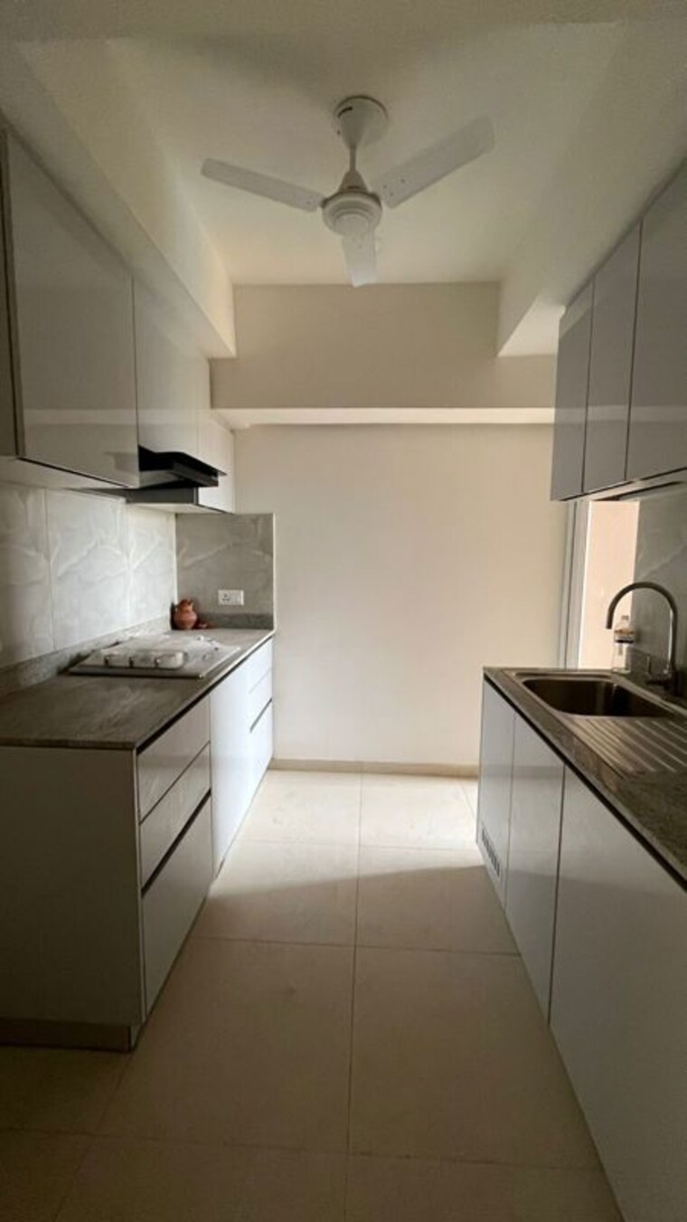Kitchen, dlf-gardencity-enclave 3 Bedroom 1745 Sq.Ft. Apartment In Sector 93 Gurgaon 10248682