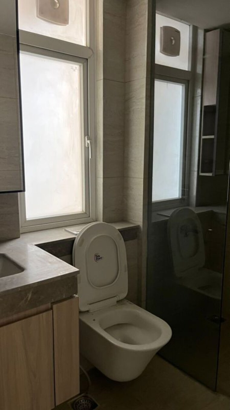 Bathroom, dlf-gardencity-enclave 3 Bedroom 1745 Sq.Ft. Apartment In Sector 93 Gurgaon 10248682