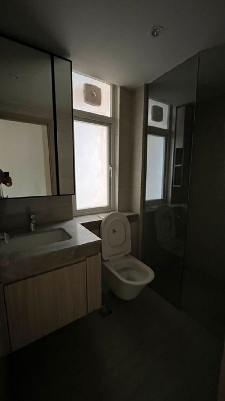 Bathroom, dlf-gardencity-enclave 3 Bedroom 1745 Sq.Ft. Apartment In Sector 93 Gurgaon 10248682