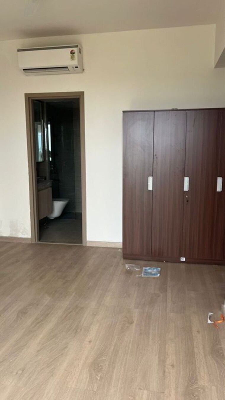 Room, dlf-gardencity-enclave 3 Bedroom 1745 Sq.Ft. Apartment In Sector 93 Gurgaon 10248682