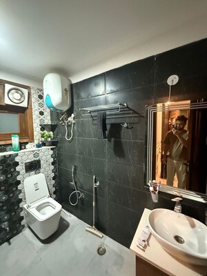 Master Bedroom in 3 BHK Builder Floor at Saket – for Rent