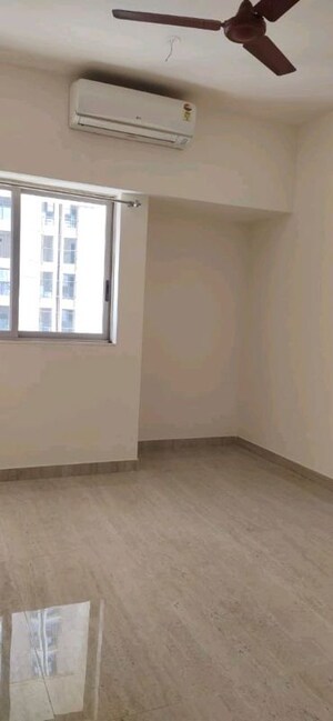 Room in 2 BHK Apartment at Lodha Luxuria Priva, Majiwada – for Rent