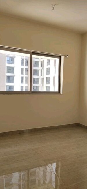 2 BHK Apartment For Rent in Lodha Luxuria Priva, Majiwada