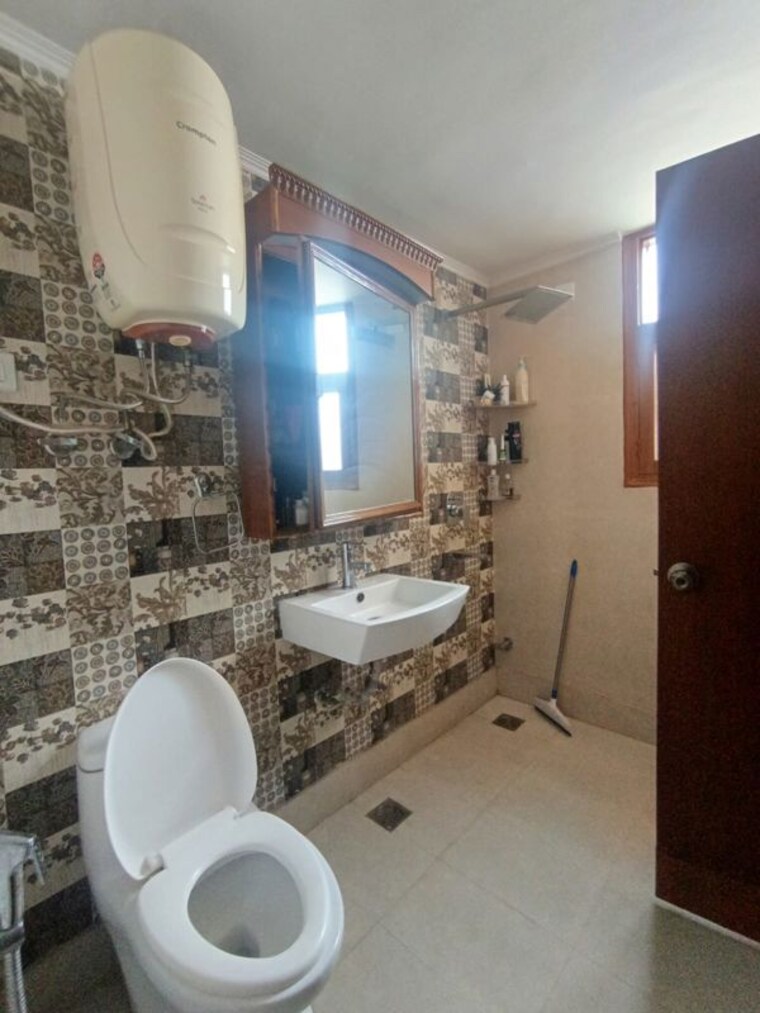 Bathroom, gracious-tower 3 Bedroom 1205 Sq.Ft. Apartment In Sector 56 Gurgaon 10248953