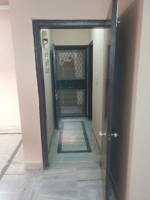 Building Lobby in 4 BHK Apartment at Vastu Apartments, Sector 55 – for Rent