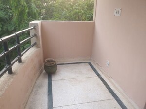 Balcony in 4 BHK Apartment at Vastu Apartments, Sector 55 – for Rent