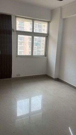 2 BHK Apartment For Rent in Aims Golf Avenue II