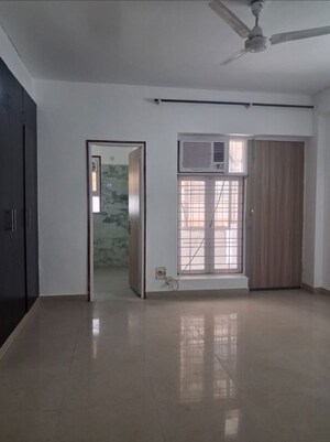 Room in 3 BHK Apartment at M2K The White House, Sector 57 – for Rent