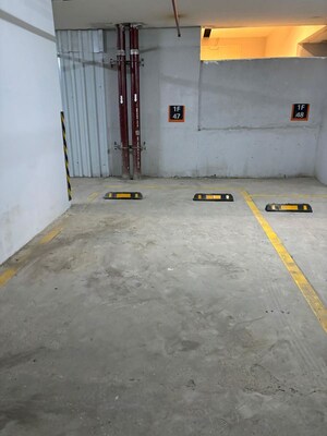 Room in 3 BHK Apartment at Kalpataru Immensa B, Kolshet Road – for Rent