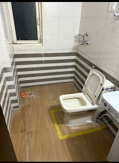 2 BHK Apartment For Rent in Maxblis White House