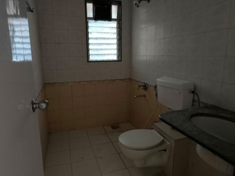 Bathroom, kunal-icon  1044 Sq.Ft. Apartment In Pimple Saudagar Pune 10249134