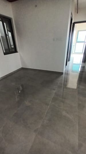 Room in 2 BHK Apartment at Sheth Auris Bliss, Malad West – for Rent