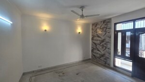Room in 3 BHK Apartment at Sarvodaya Enclave – for Rent