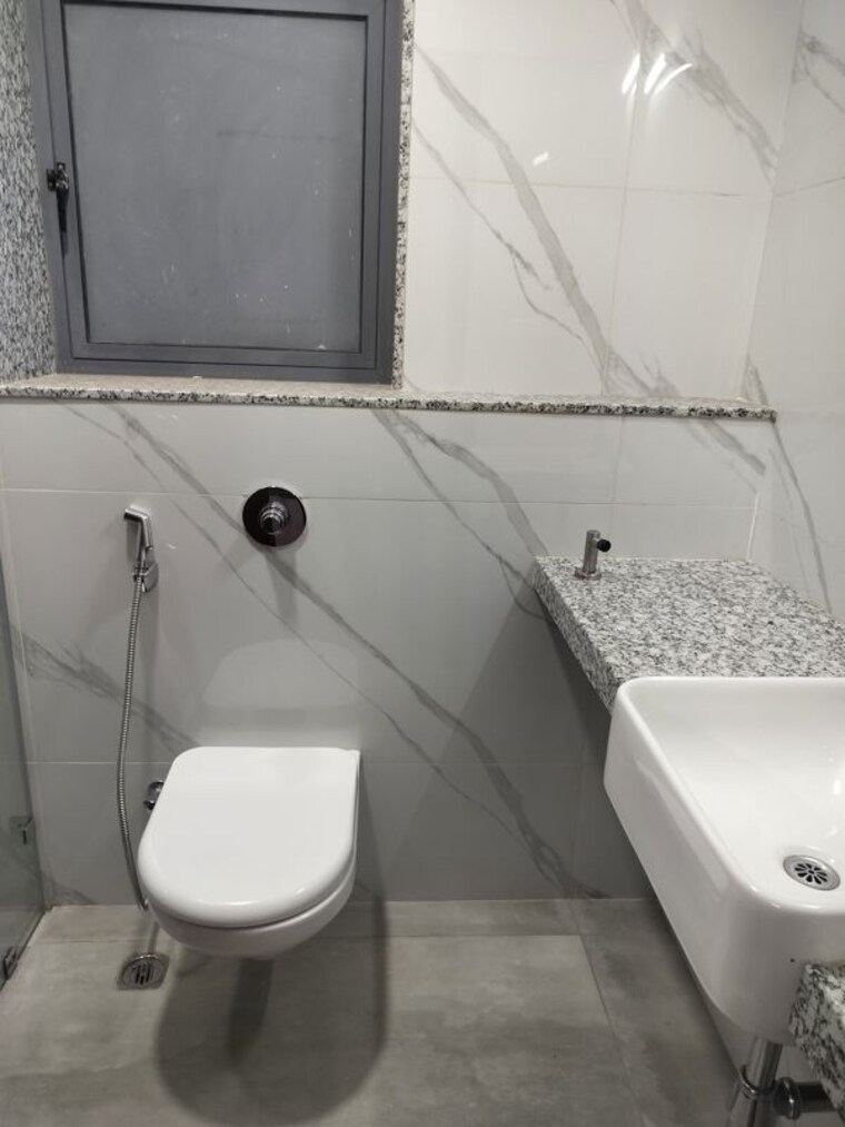 Bathroom, amanora-elivate-tower 2 Bedroom 863 Sq.Ft. Apartment In Hadapsar Pune 10249158